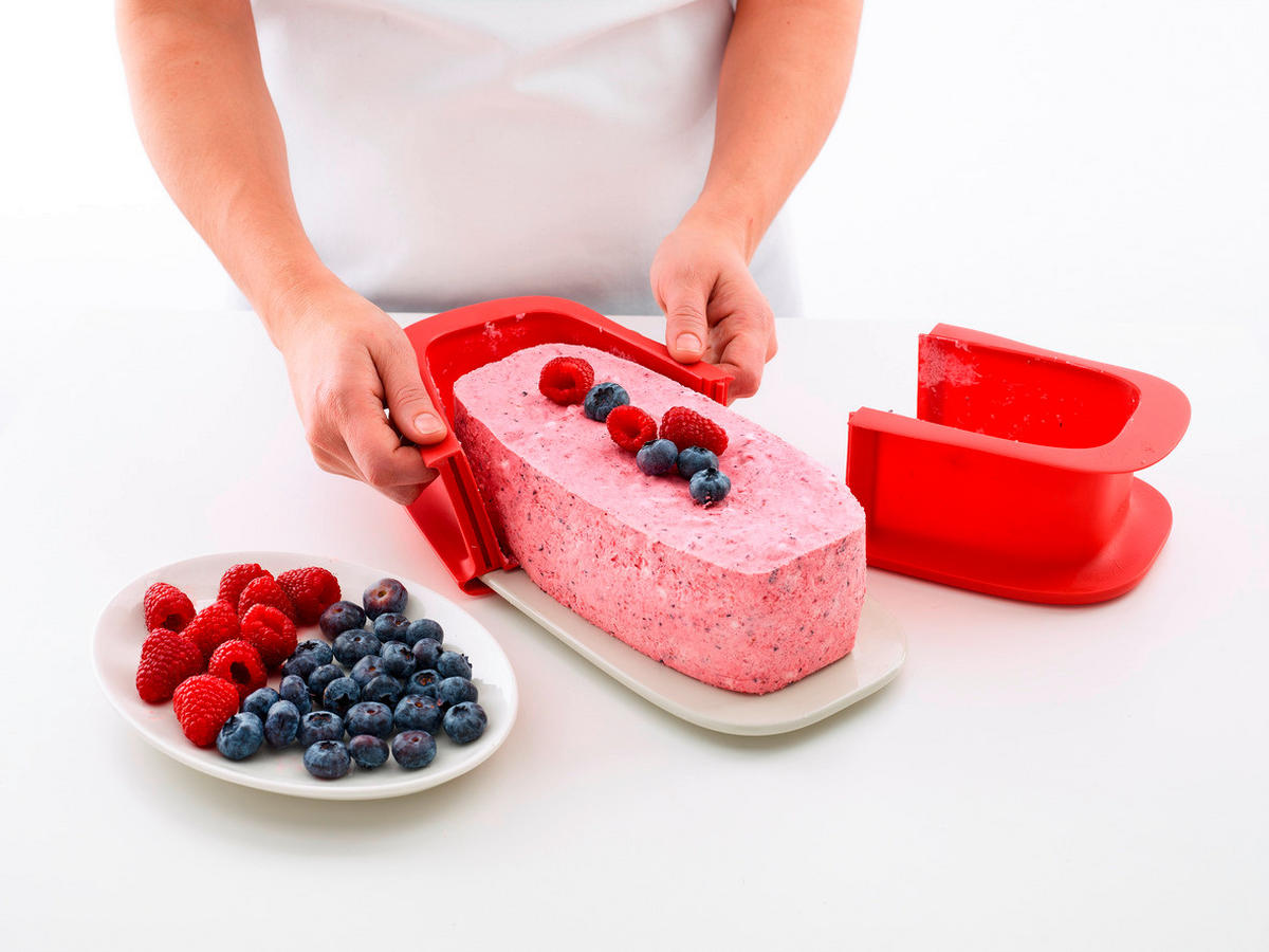 PEKAČ         - rdeča, Basics, umetna masa (27/14,4/7,6cm) - LEKUE