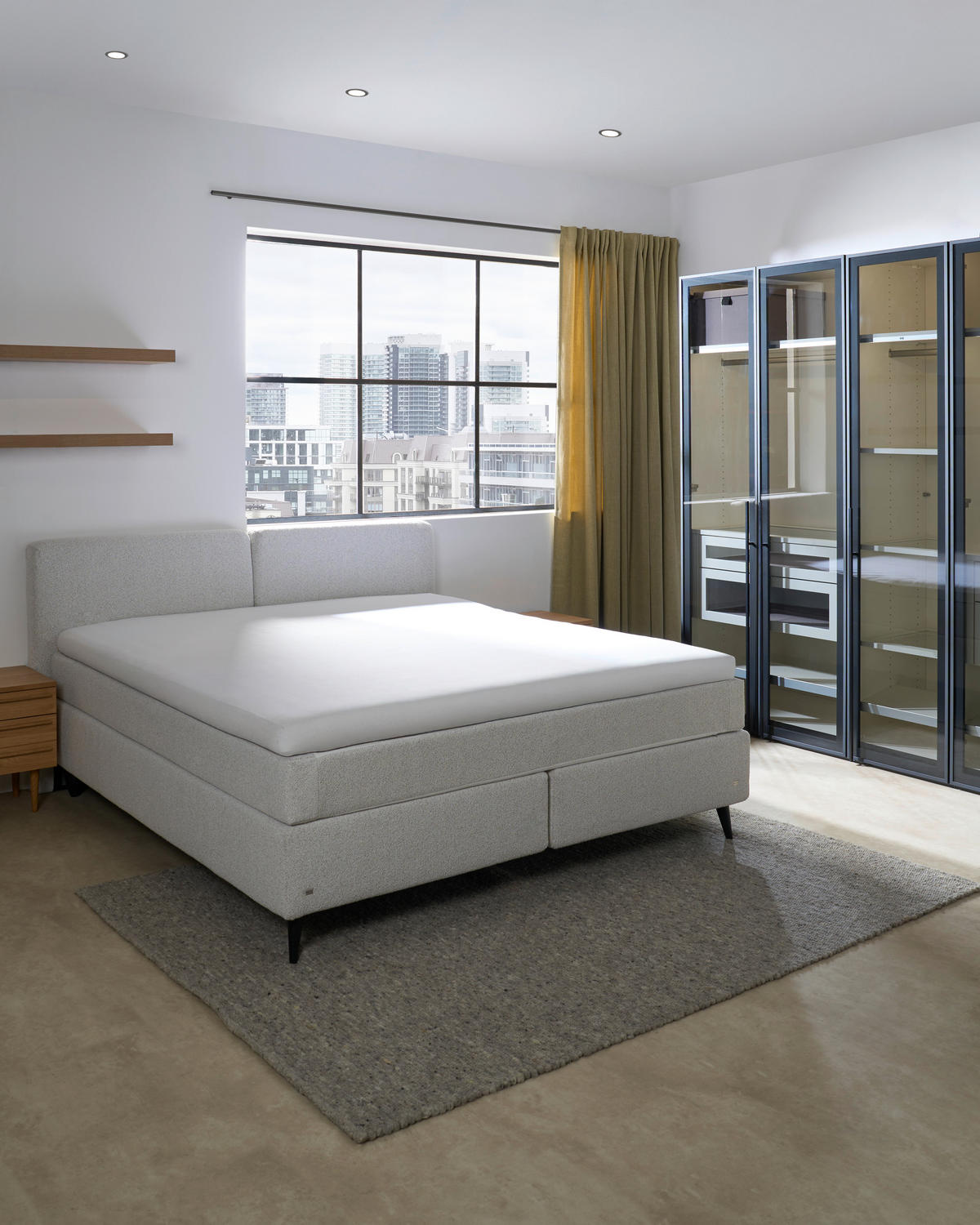 DREHTÜRENSCHRANK 253/220/59 cm,  in Schwarz, 5-türig  - Silberfarben/Schwarz, Design, Glas/Holzwerkstoff (253/220/59cm) - Jutzler