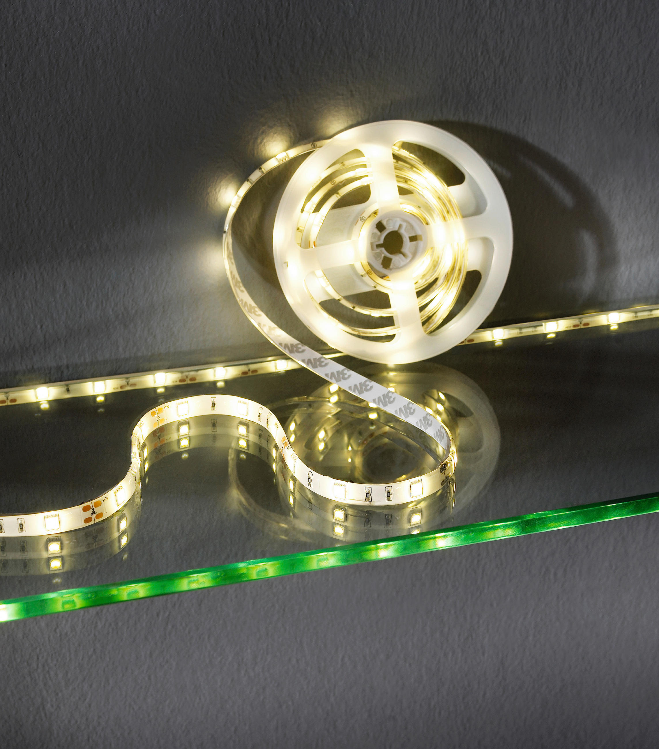 OKRASNA LED-SVETILKA   /900 lm/3000 K// - Basics, umetna masa (300/1/0.3cm) - Globo