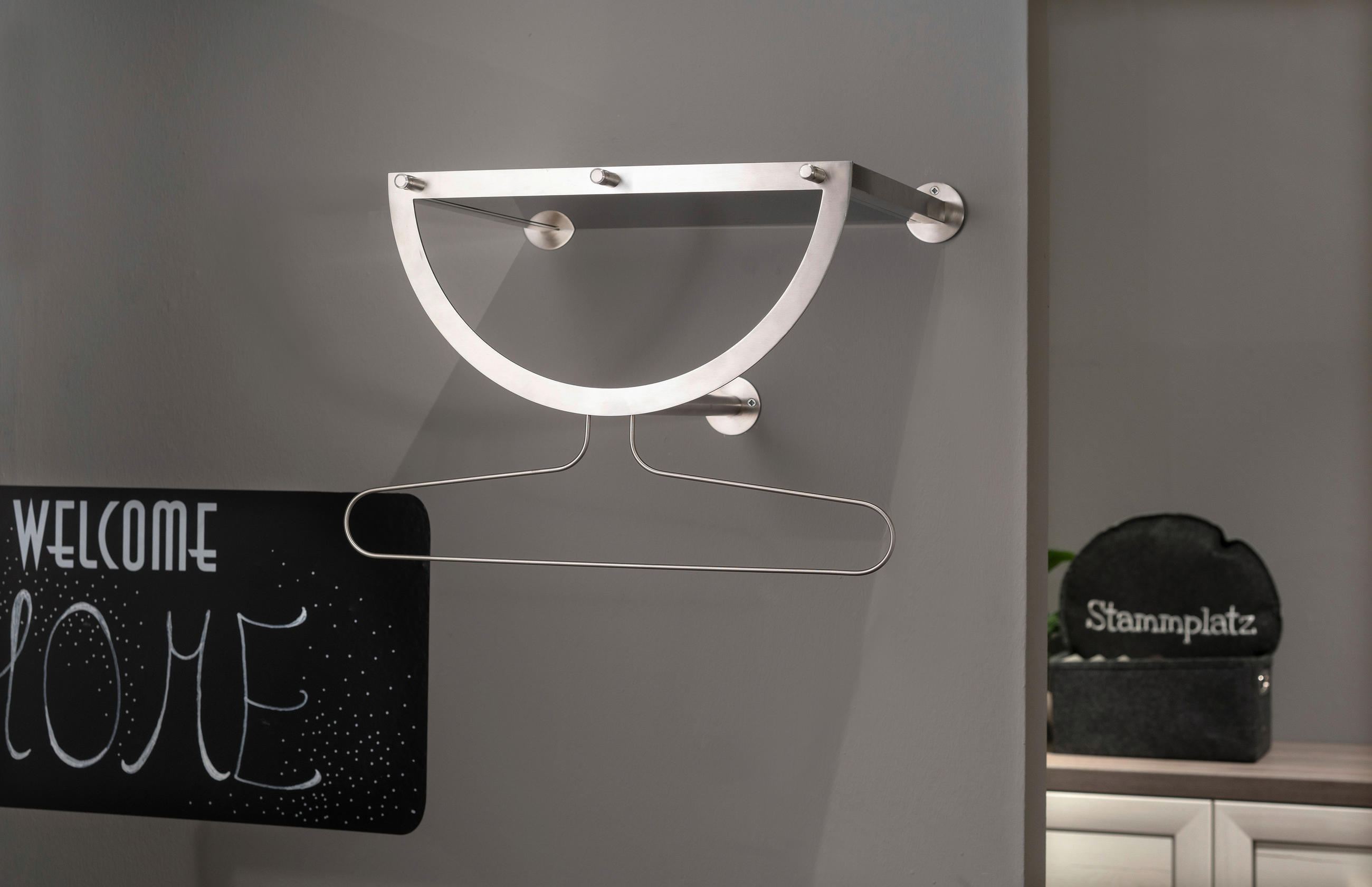 WANDGARDEROBE  in Schwarz, Edelstahlfarben  - Edelstahlfarben/Schwarz, Design, Glas/Metall (45/32/33,5cm)