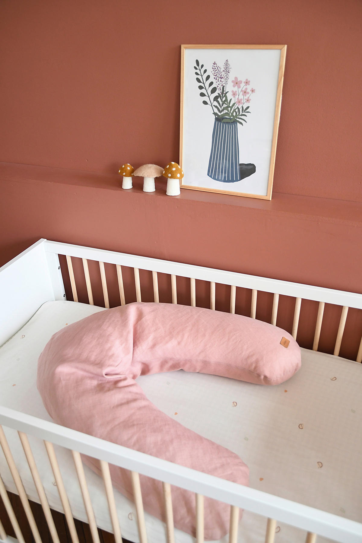 KOJICÍ POLŠTÁŘ - starorůžová, Konvenční, textil (170/39/15cm) - Beaba