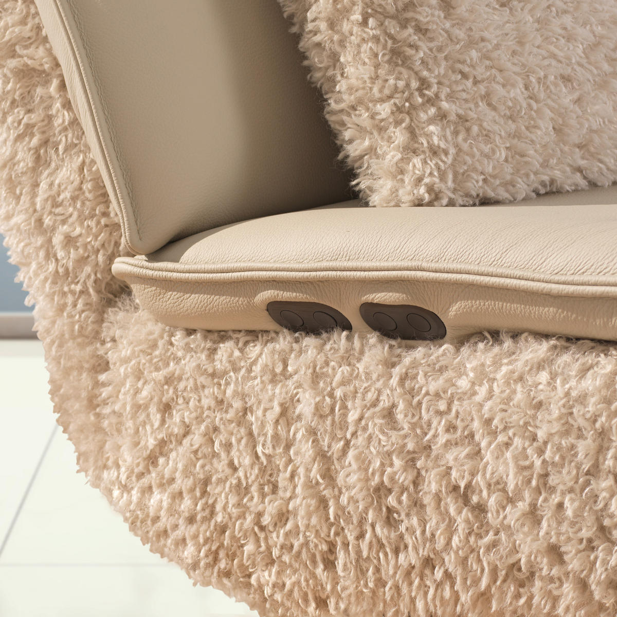 2-SITZER-SOFA in Hochflor Echtleder Creme  - Beige/Creme, Design, Leder/Holz (240/65/104cm) - Koinor