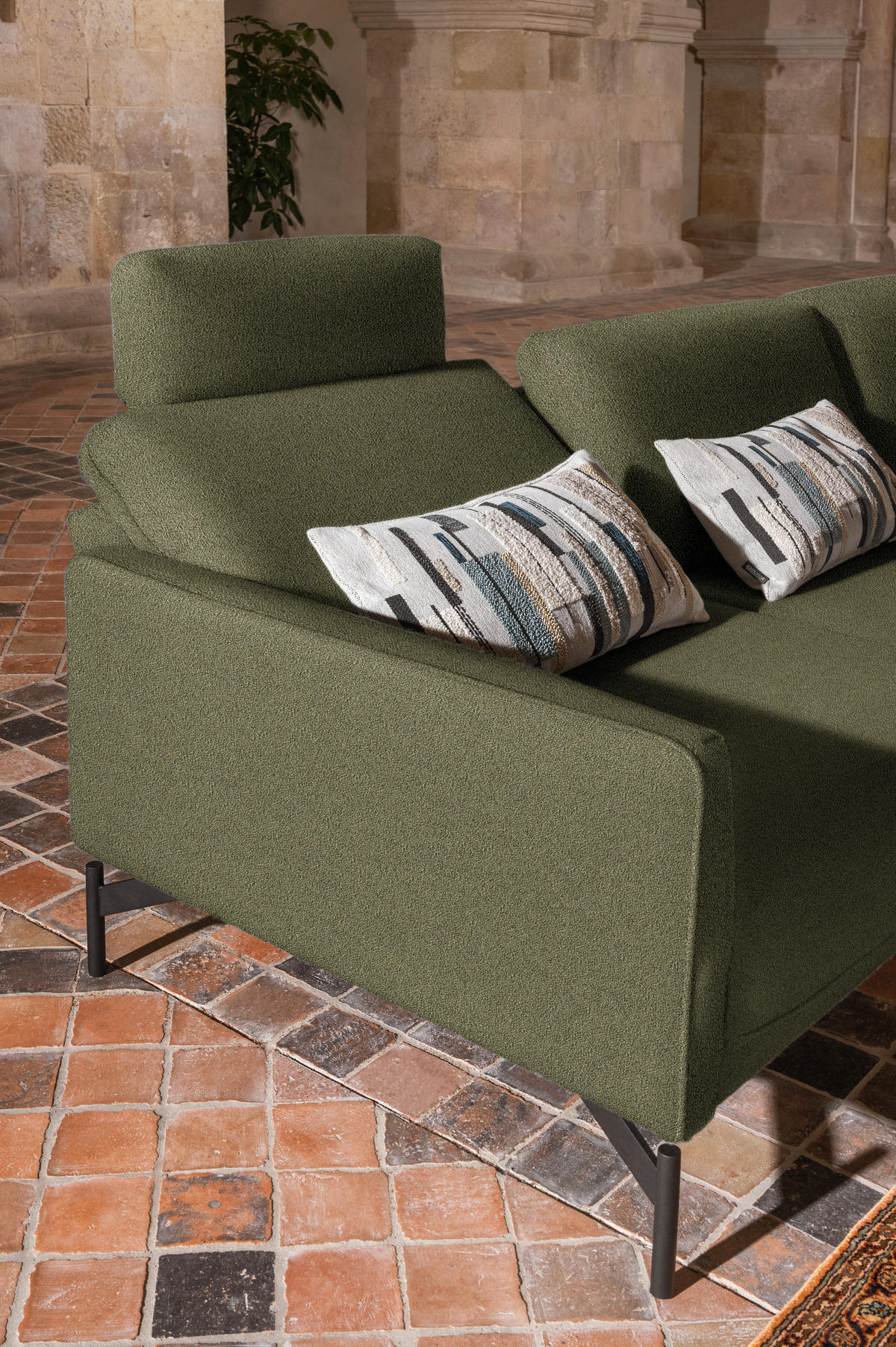 ECKSOFA in Flachgewebe, Struktur Olivgrün  254/230 cm  - Anthrazit/Olivgrün, Design, Textil/Metall (254/230cm) - Johann Jakob