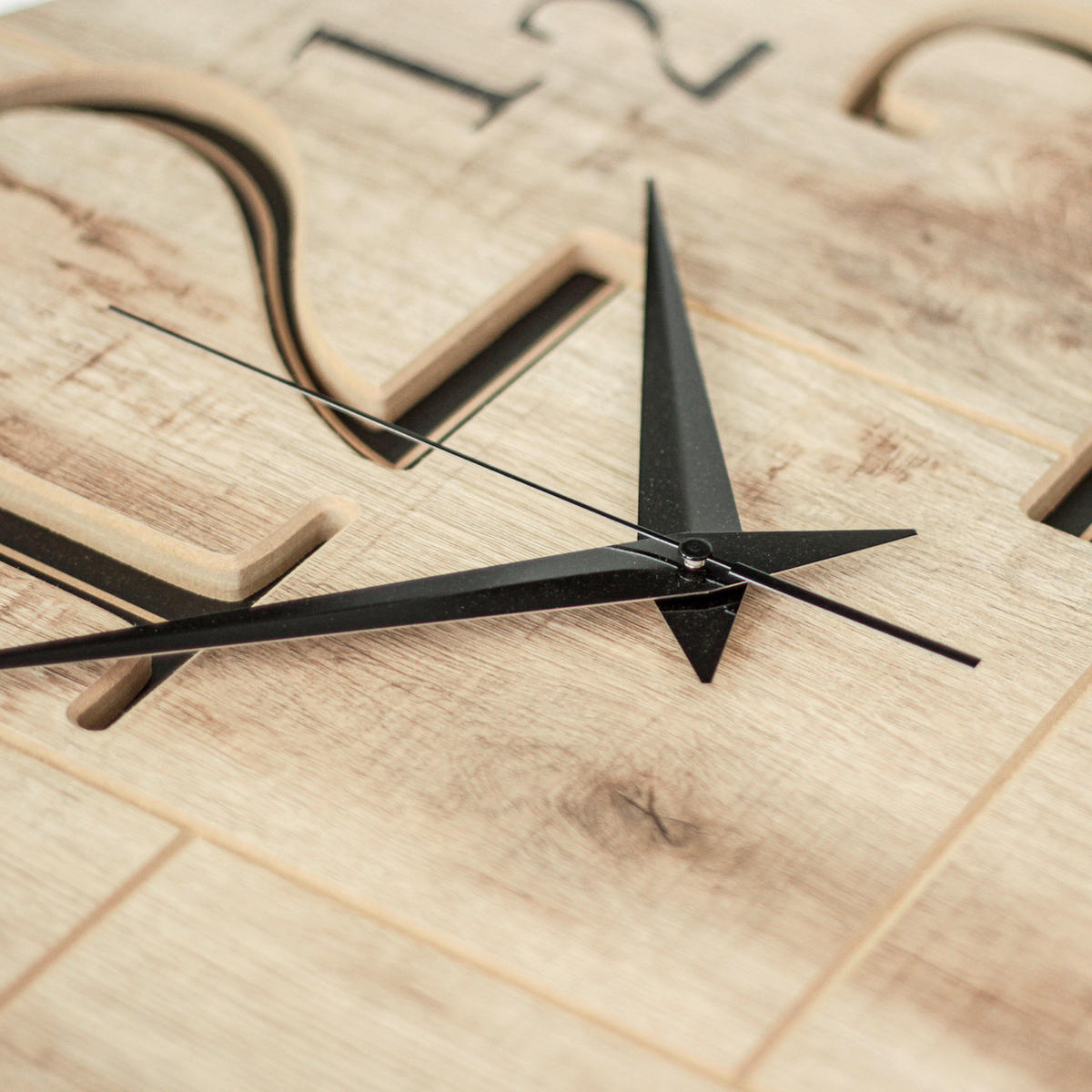 WANDUHR - Schwarz, Eichefarben  - Eichefarben/Schwarz, Basics, Holz/Kunststoff (57cm)