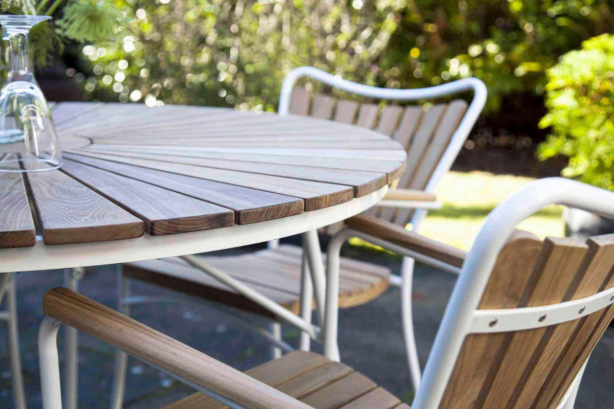 GARTENTISCHGRUPPE Teakholzvollmassiv Aluminium  - Weiß Hochglanz/Teakfarben, Natur, Holz/Metall (180/180/78cm) - Gardenson