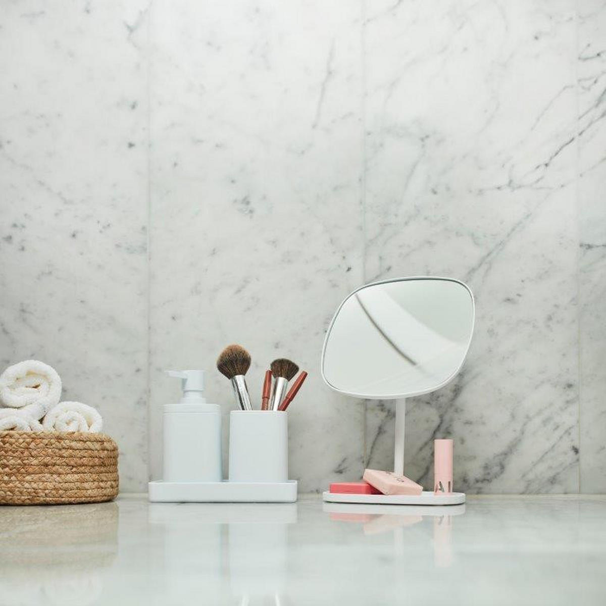 POSODICA ZA MILO - bela, Konvencionalno, umetna masa (18/2,4/9,5cm) - Smedbo