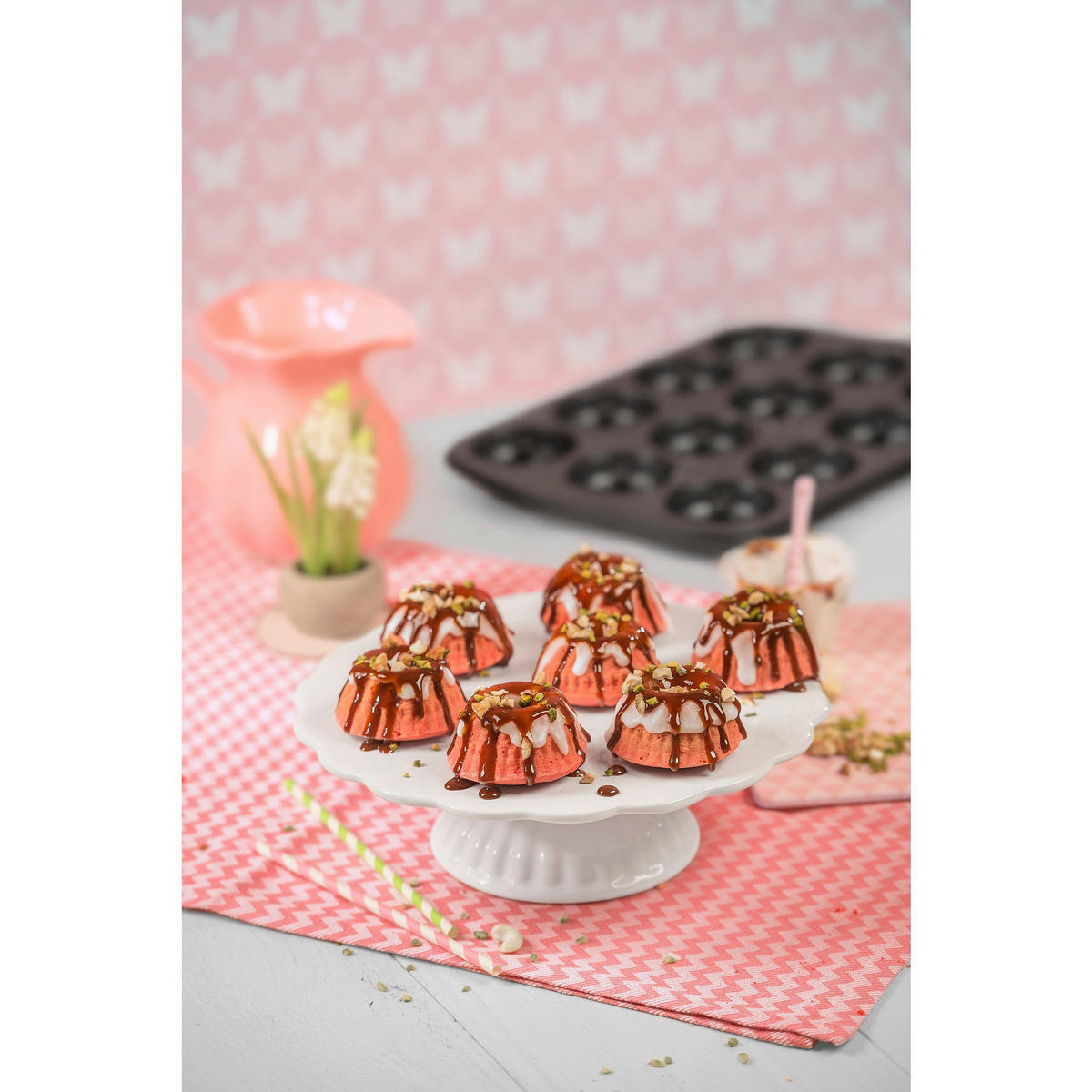 KALUP ZA MUFFINE Inspiration  - antracit, Basics, metal (38/26,5/3,5cm) - Kaiser