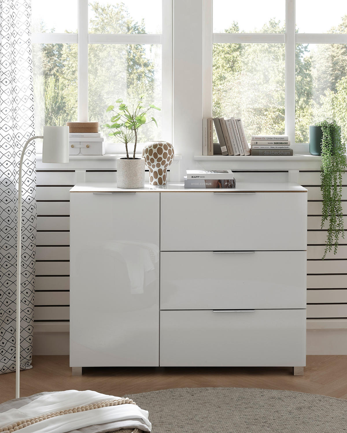 KOMMODE 120,5/96/38,2 cm  in Weiss, Eichefarben  - Chromfarben/Weiss, Konventionell, Glas/Holzwerkstoff (120,5/96/38,2cm) - Xora
