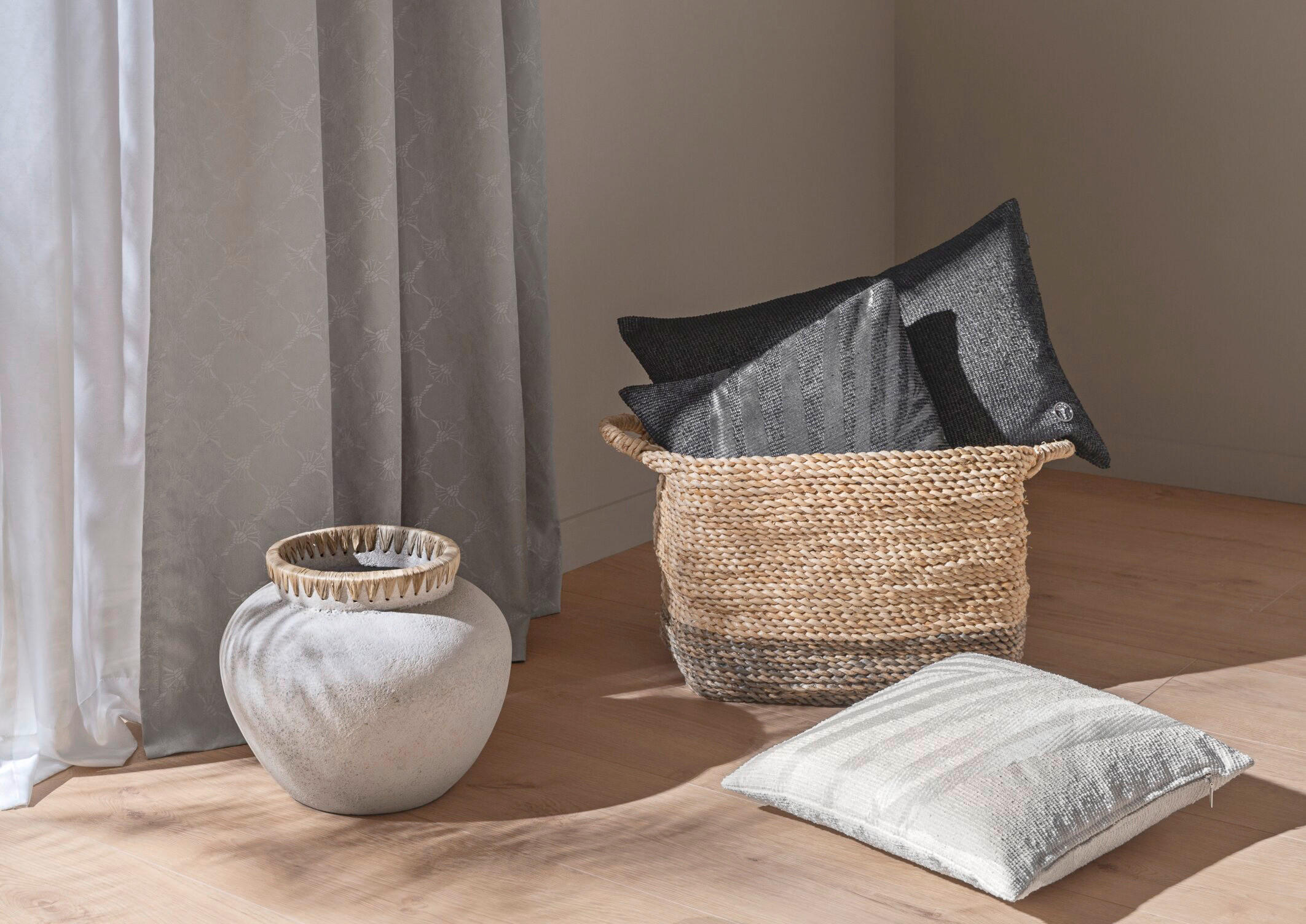 KISSENHÜLLE J!Leaf 40/40 cm  - Anthrazit/Schwarz, Basics, Textil (40/40cm) - Joop!