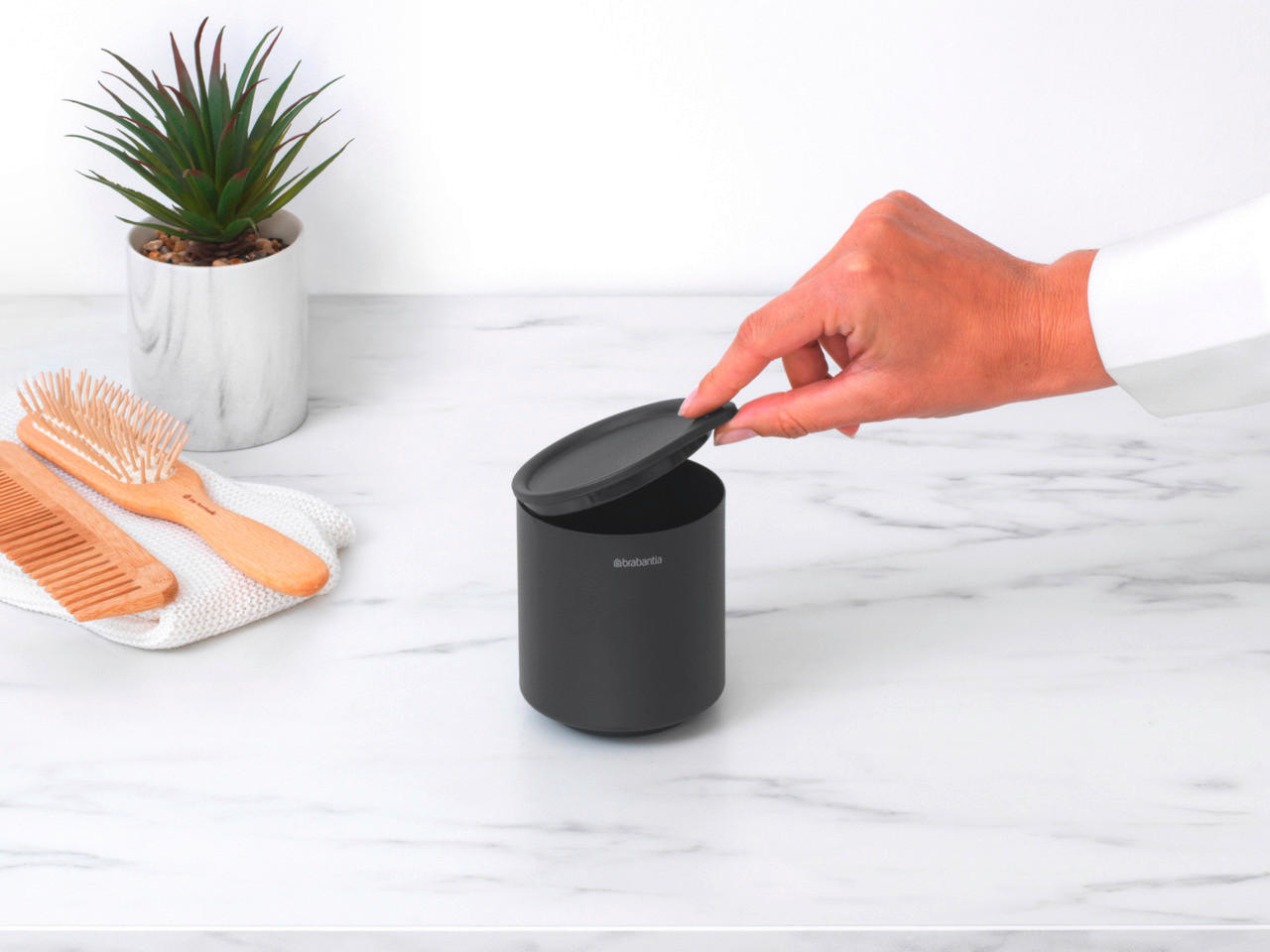 POSODA ZA VATO - siva, Basics, kovina/umetna masa (8.1/9.5/8.1cm) - Brabantia