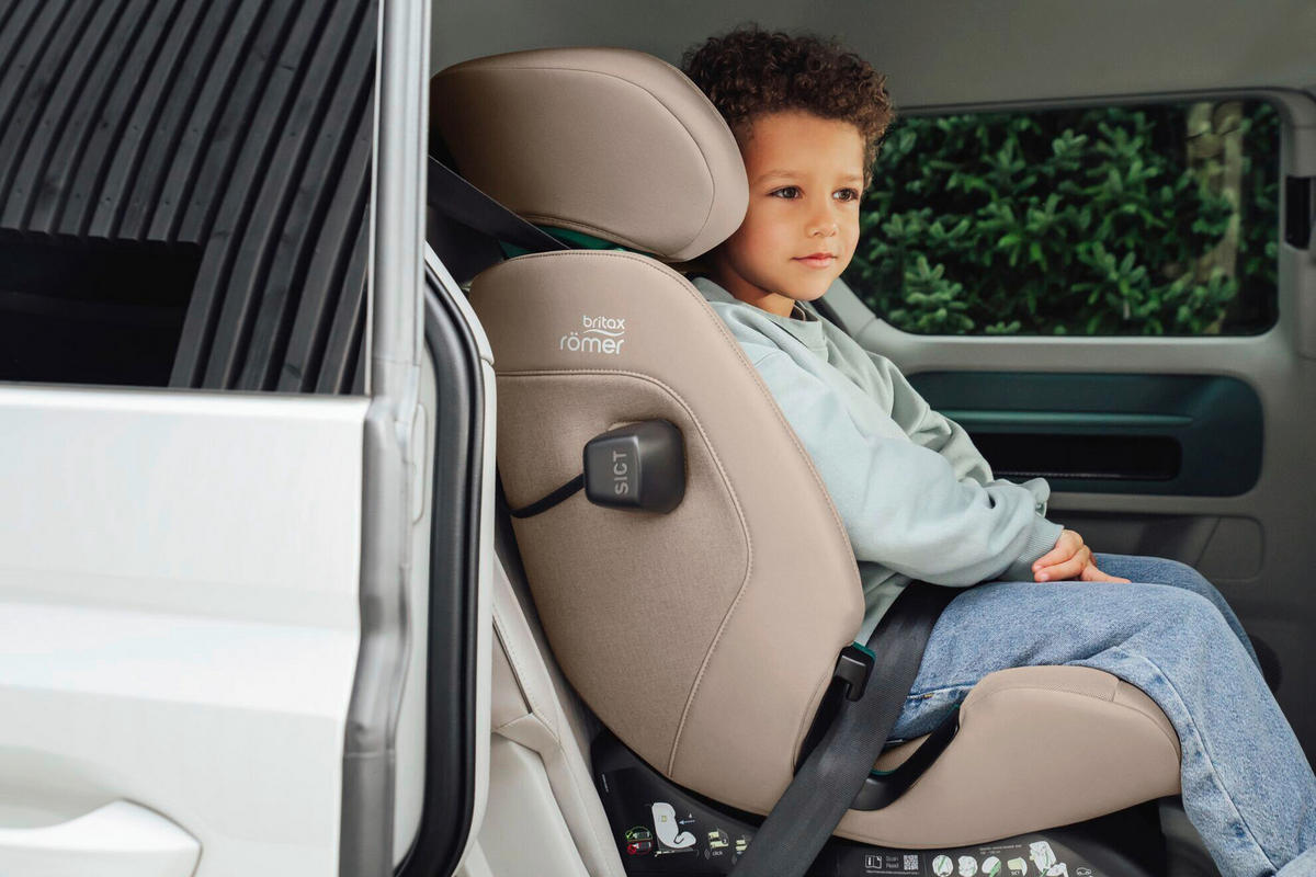 KINDERAUTOSITZ SAFEFIX  - Schwarz, Basics, Kunststoff/Textil (44/69-83/48cm) - Britax Römer