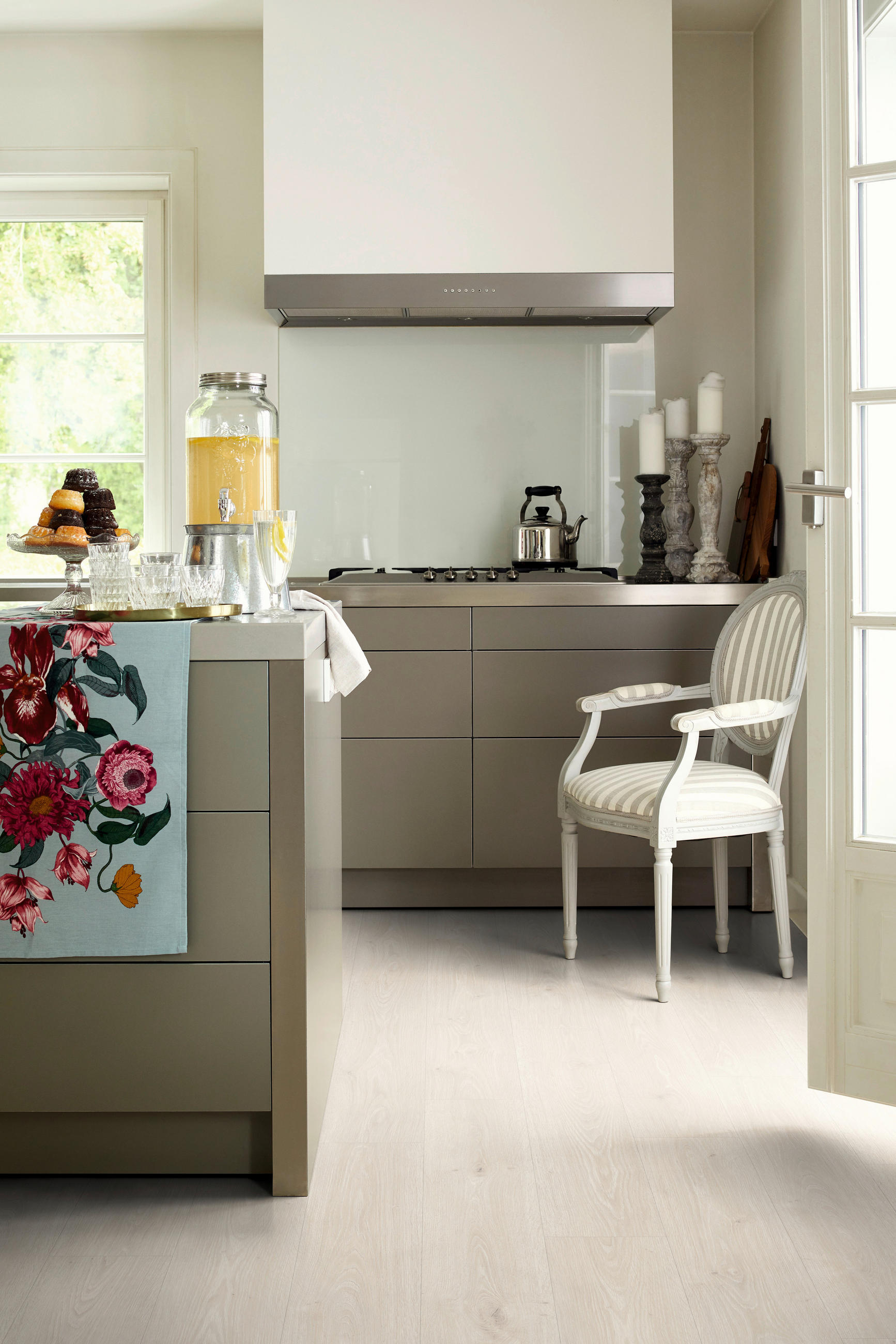 DESIGNBODEN Camden Eiche weiß EGGER Aquadura  per  m² - Eichefarben/Weiß, KONVENTIONELL, Holzwerkstoff (129.2/19.3/0.75cm) - Egger Holzwerkstoffe