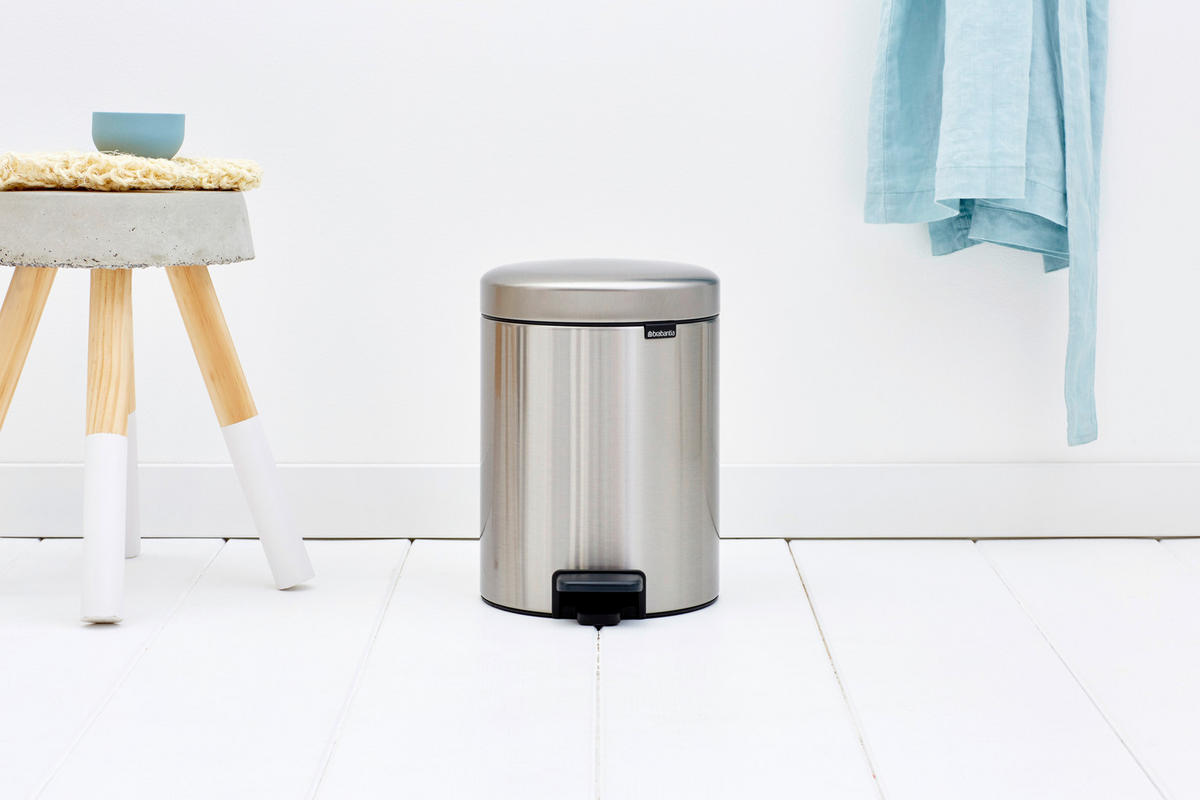 PEDÁLOS SZEMETES  - fekete/nemesacél, Basics, műanyag/fém (20,6/29,2/26,6cm) - Brabantia