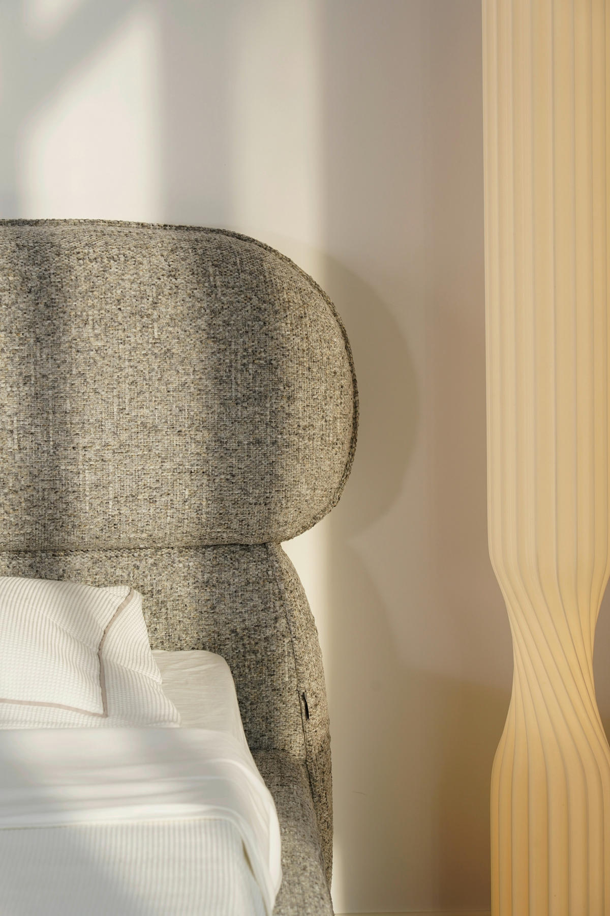 POLSTERBETT 180/200 cm,  in Eichefarben, gepolstertes Kopfteil, Lattenrost,  - Eichefarben/Schwarz, Design, Holz/Textil (180/200cm) - Boxxx