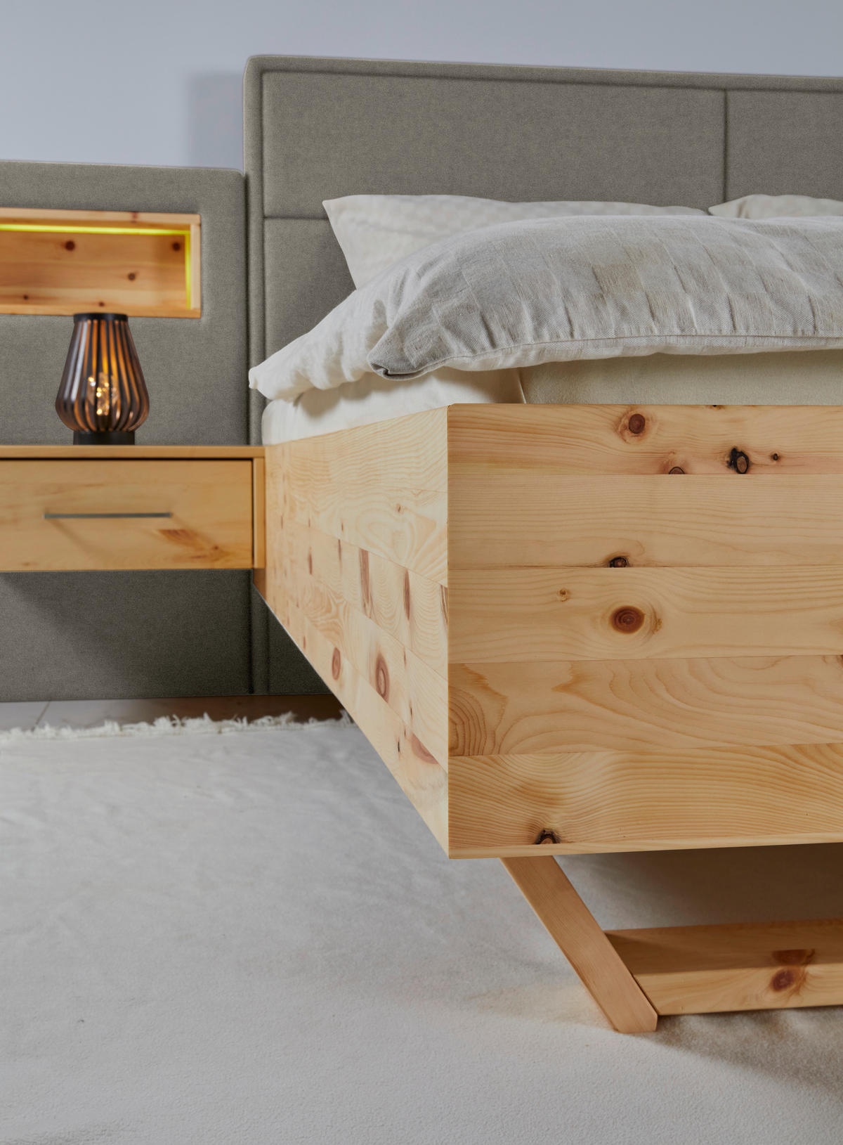 BETT 200/200 cm  Zirbelkieferfarben, Greige   - Greige/Zirbelkieferfarben, Natur, Holz/Textil (200/200cm) - Valnatura