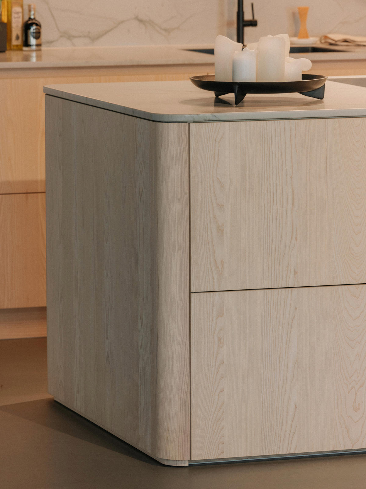 EINBAUKÜCHE   - Eschefarben, Basics, Holz - Walden