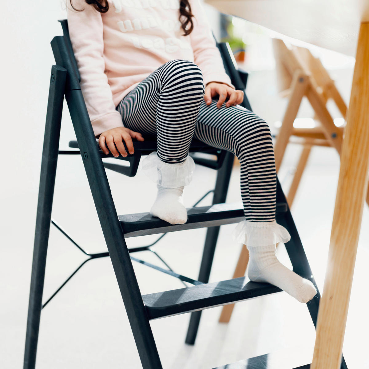 HRANILICA  KAOS Klapp High Chair  - crna, Basics, plastika (45,5/60/81cm)