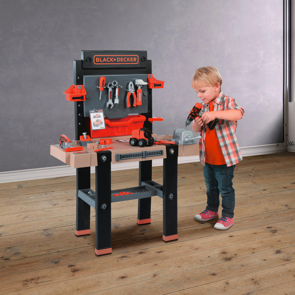 DĚTSKÁ KUTILSKÁ DÍLNA - vícebarevná, Basics, plast (58,5/16/75,3cm) - Black & Decker
