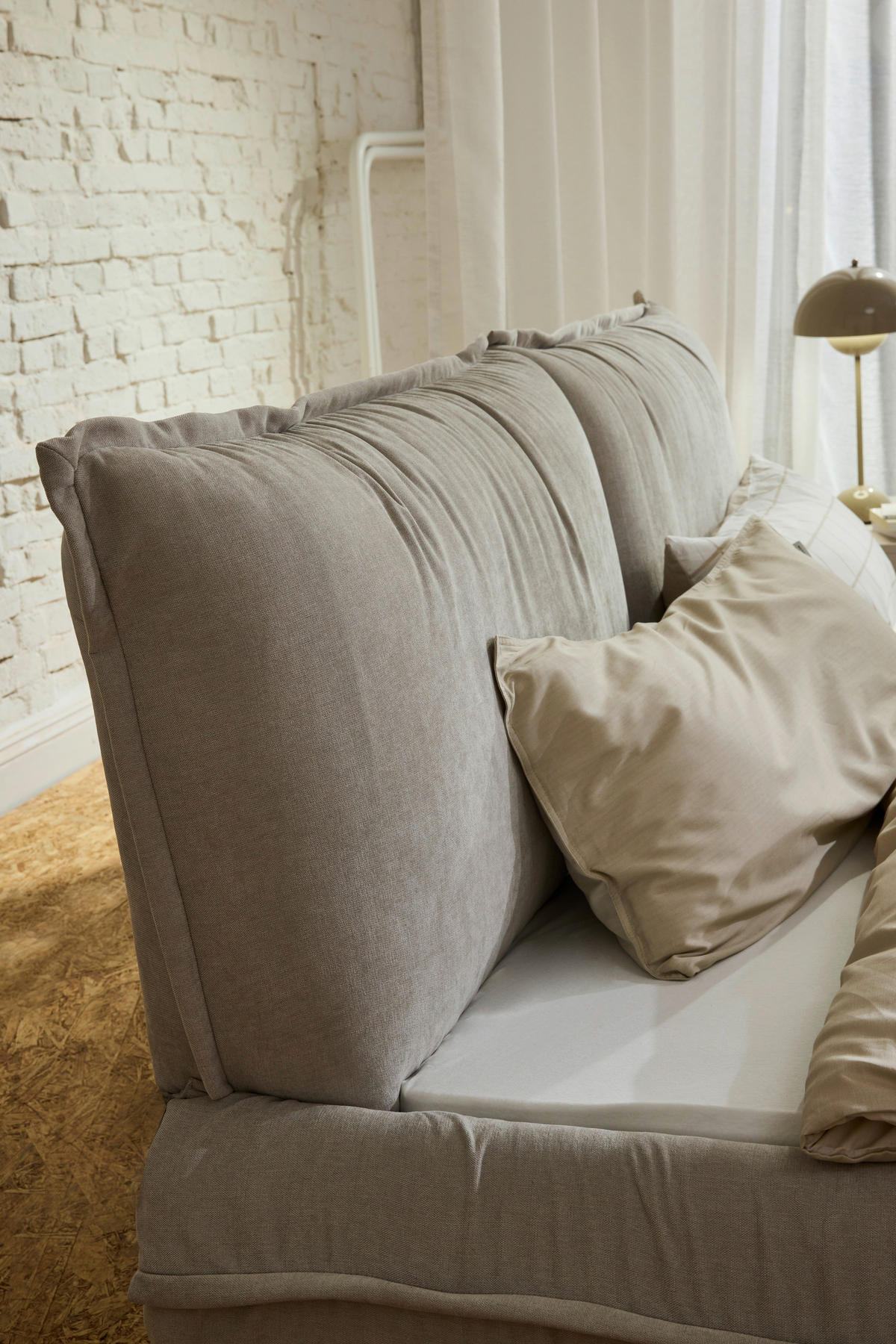 POLSTERBETT 180/200 cm,  in Beige,  - Beige/Schwarz, Design, Kunststoff/Textil (180/200cm) - Tom Tailor