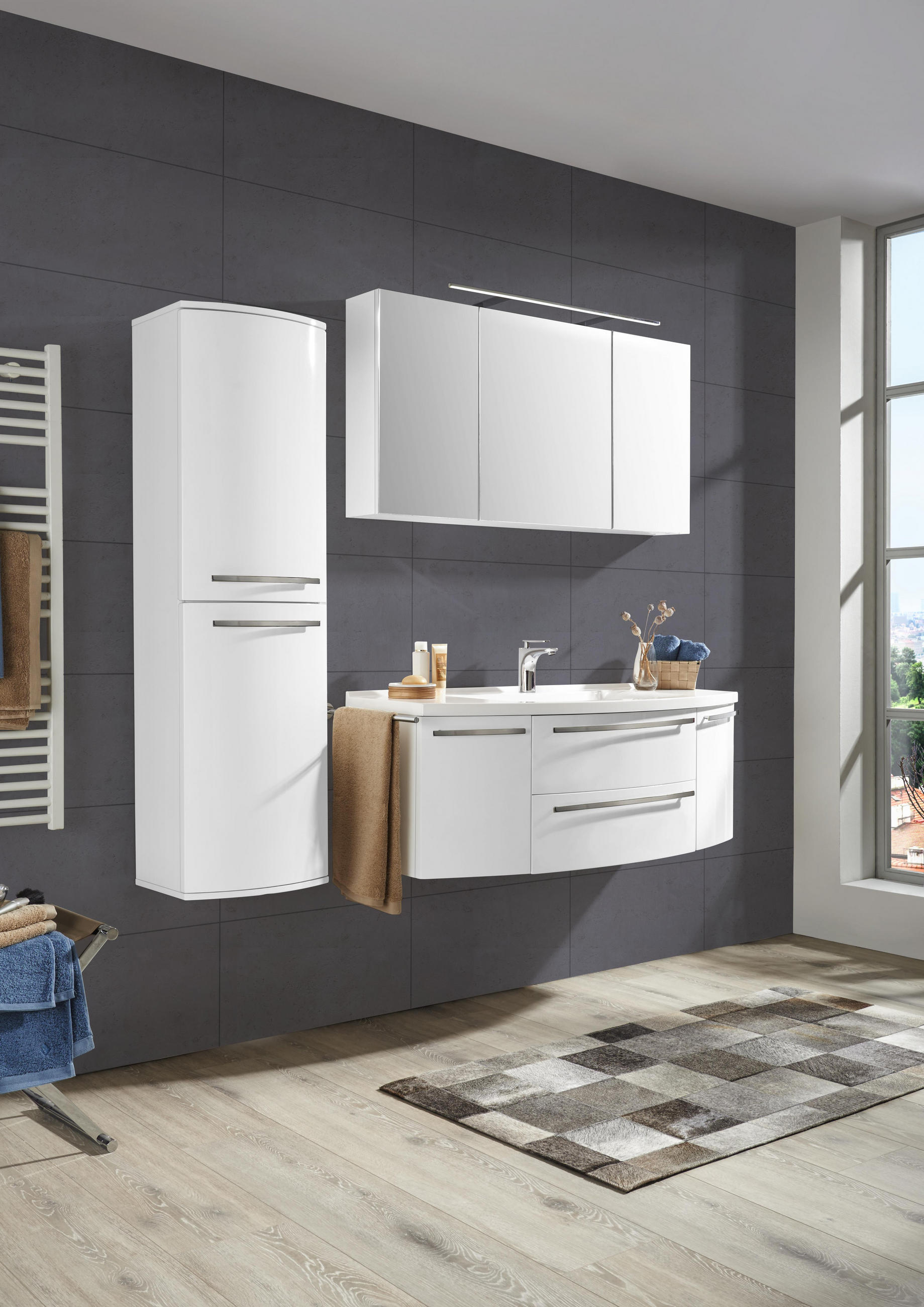 BADEZIMMER Weiß BADEZIMMER Weiß