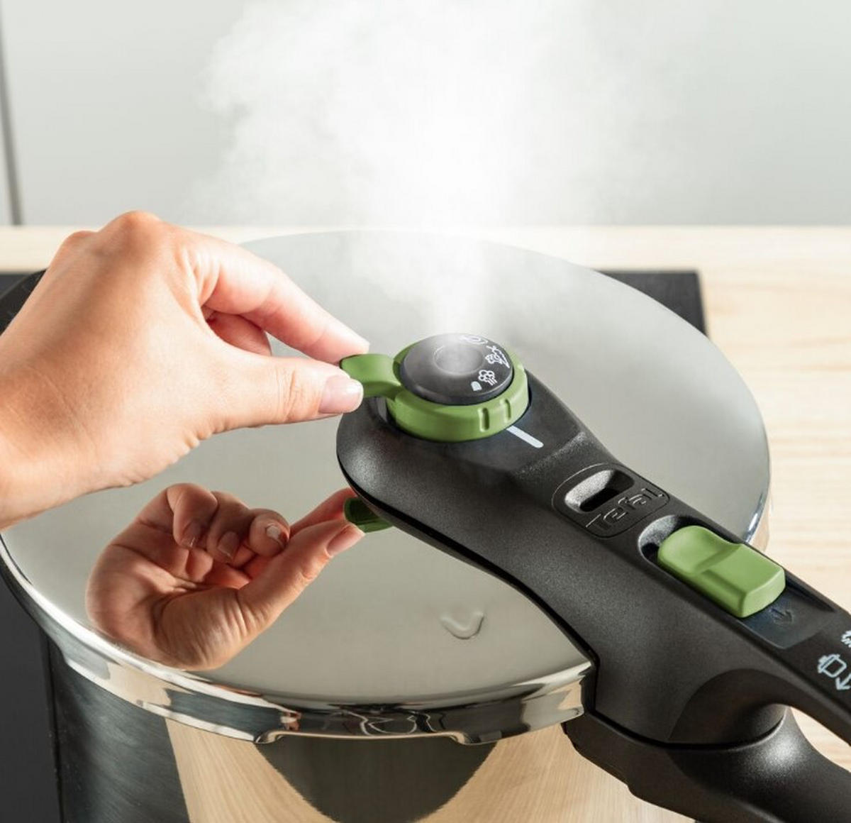 TRYCKKOKARE Secure trendy 8 l  - stålfärgad/svart, Basics, metall (8l) - Tefal