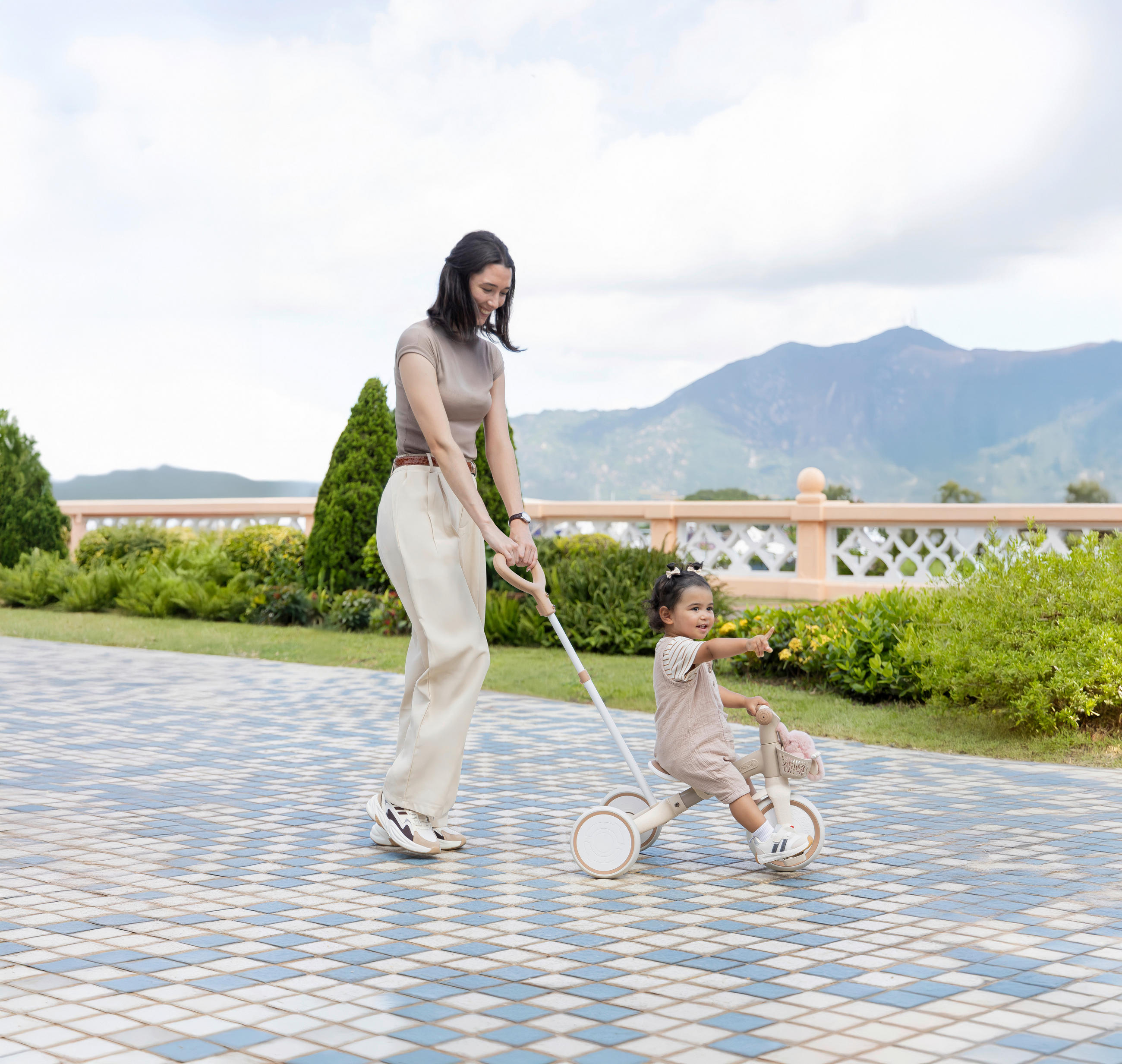 DREIRAD LEARNING TRIKE 2in1 PLUS ECO  - Taupe, Basics, Kunststoff (62.2/42,1/84,3kg) - GLOBBER