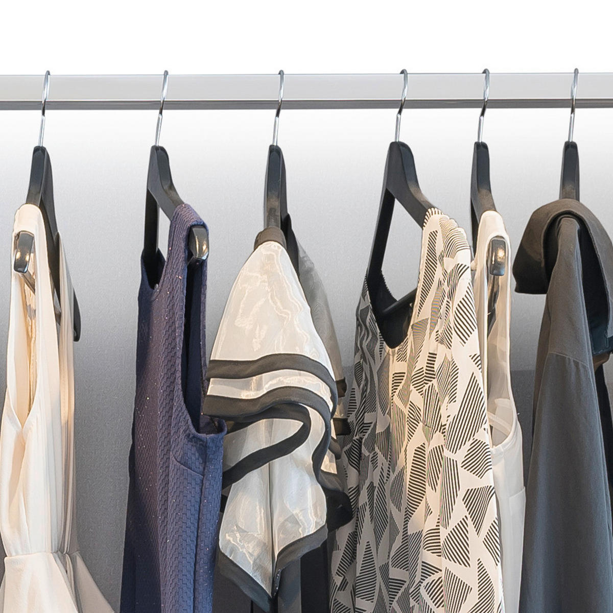 KLEIDERBÜGEL Holz  - Schwarz, Basics, Holz (44.5/10/1,2cm) - Kesper