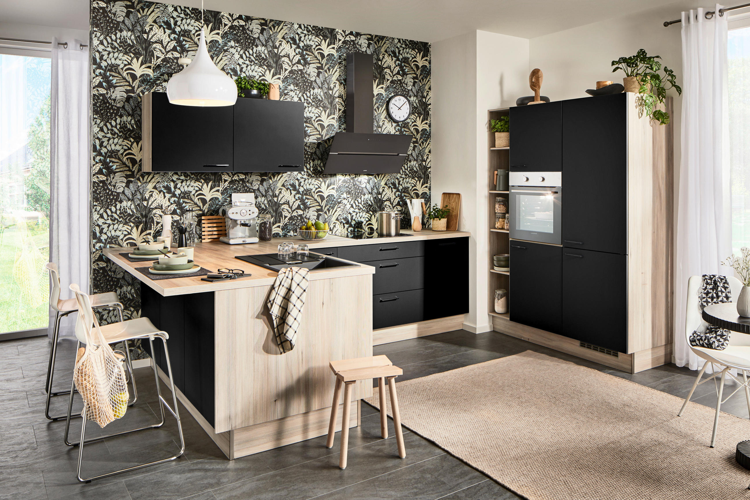 ECKKÜCHE  in Schwarz, Weiß  - Tannenholzfarben/Schwarz, Design, Holzwerkstoff/Metall (121,6/280/150cm) - Xora