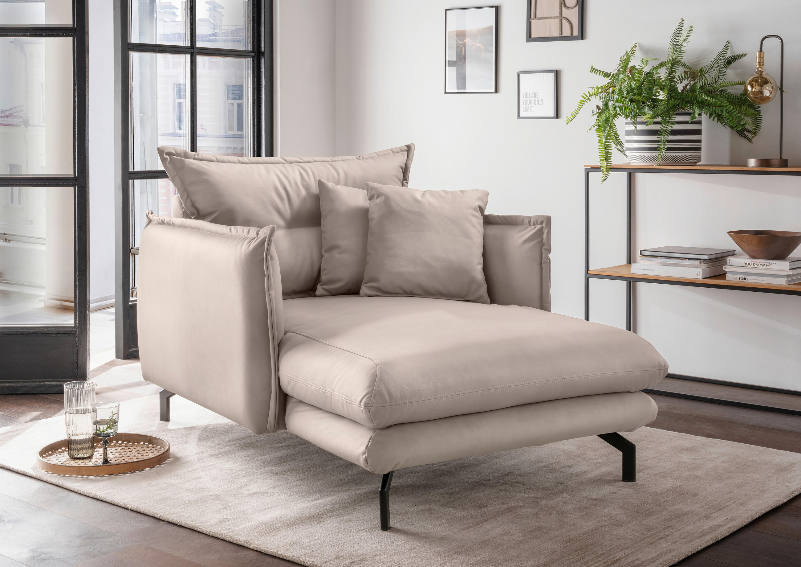 XXL-SESSEL in Lederlook Beige  - Beige/Schwarz, Modern, Textil/Metall (111/101/167cm) - Livetastic