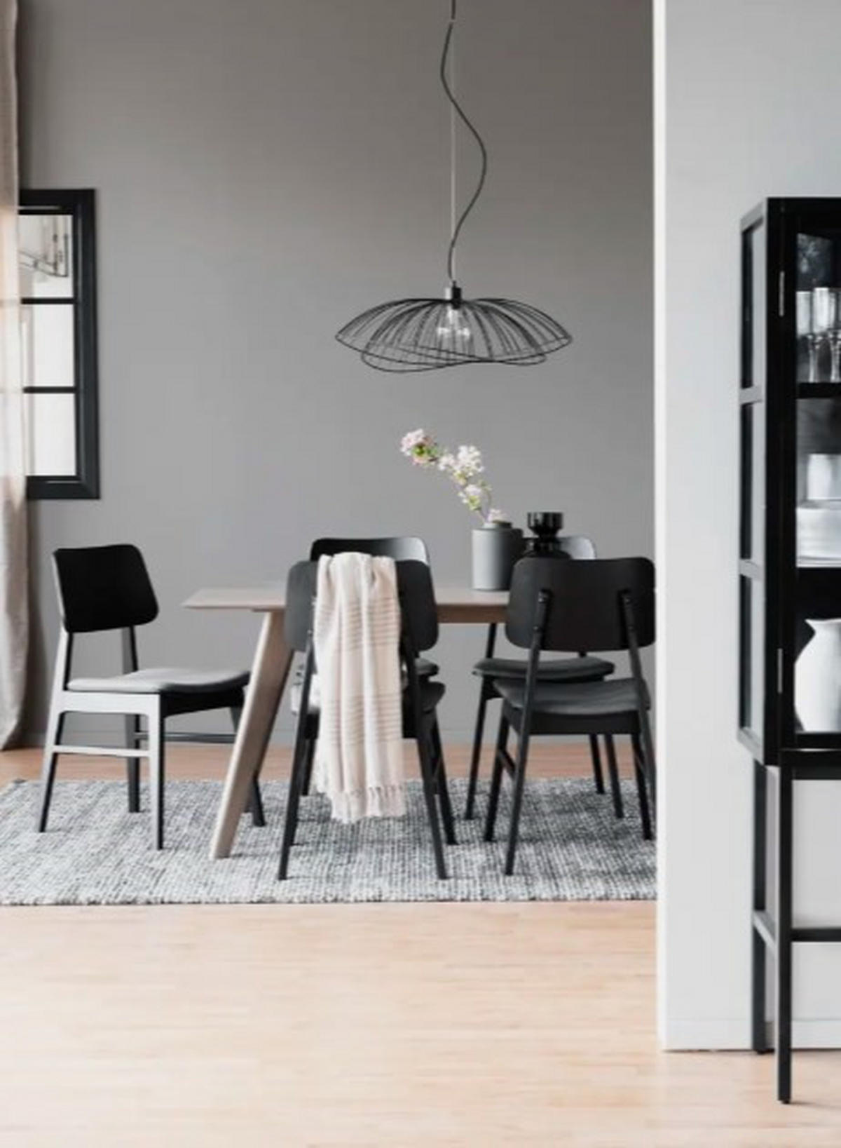 STOL  - mörkgrå/svart, Klassisk, trä/textil (50/85/46cm) - Rowico