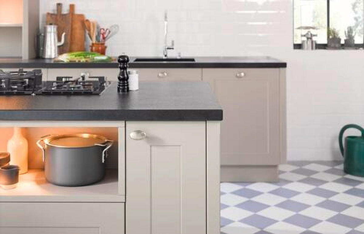 VGRADNA KUHINJA - Konvencionalno, leseni material - Dieter Knoll