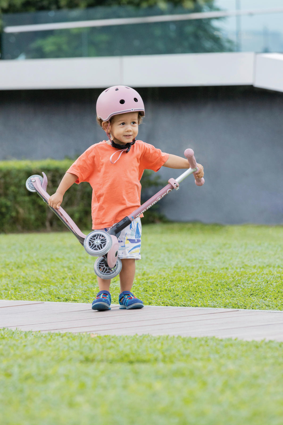 KINDERSCOOTER JUNIOR FOLDABLE LIGHTS  - Perlmutt, Basics, Kunststoff (57.5/28/68cm) - GLOBBER