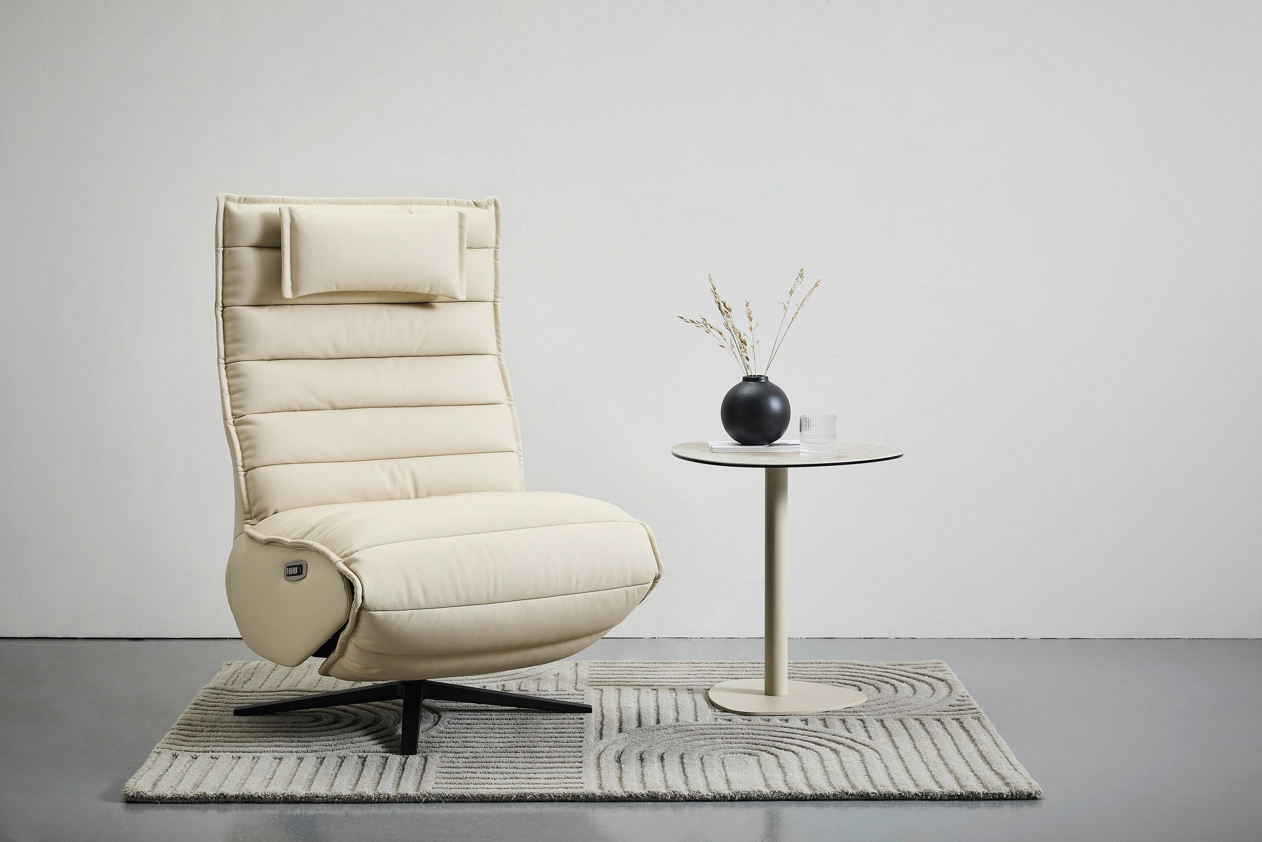 RELAXSESSEL Lederlook Echtleder Relaxfunktion, Fußteilverstellung, Nackenkissen    - Beige/Schwarz, Design, Leder/Textil (68/108/84cm) - Stylife