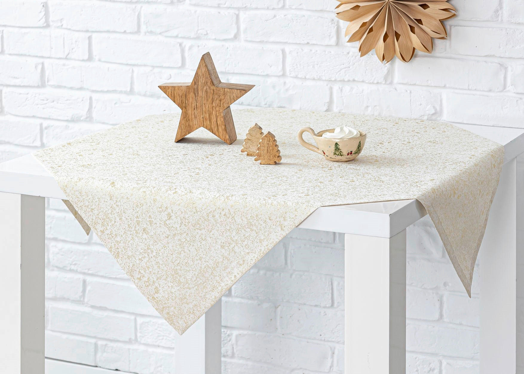 ASZTALTERÍTŐ   - aranyszínű, Design, textil (90/90cm)