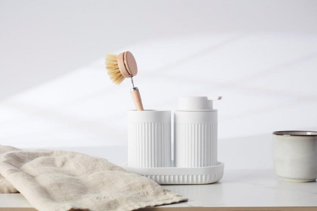 LONČEK ZA ZOBNE ŠČETKE - bela, Konvencionalno, umetna masa (4,5/10/4,5cm) - Smedbo