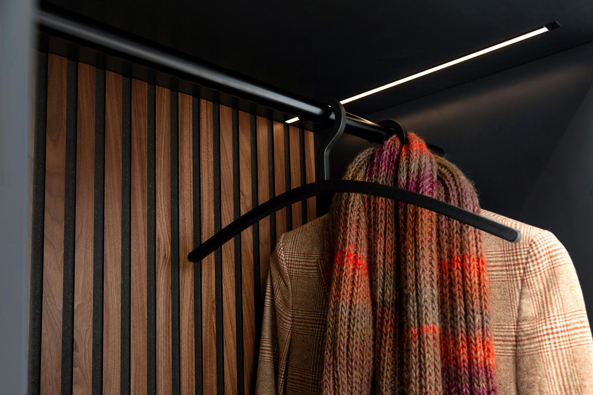 GARDEROBE 5-teilig  in 196/233/59 cm  - Anthrazit/Nussbaumfarben, Design, Holz/Holzwerkstoff (196/233/59cm) - Moderano