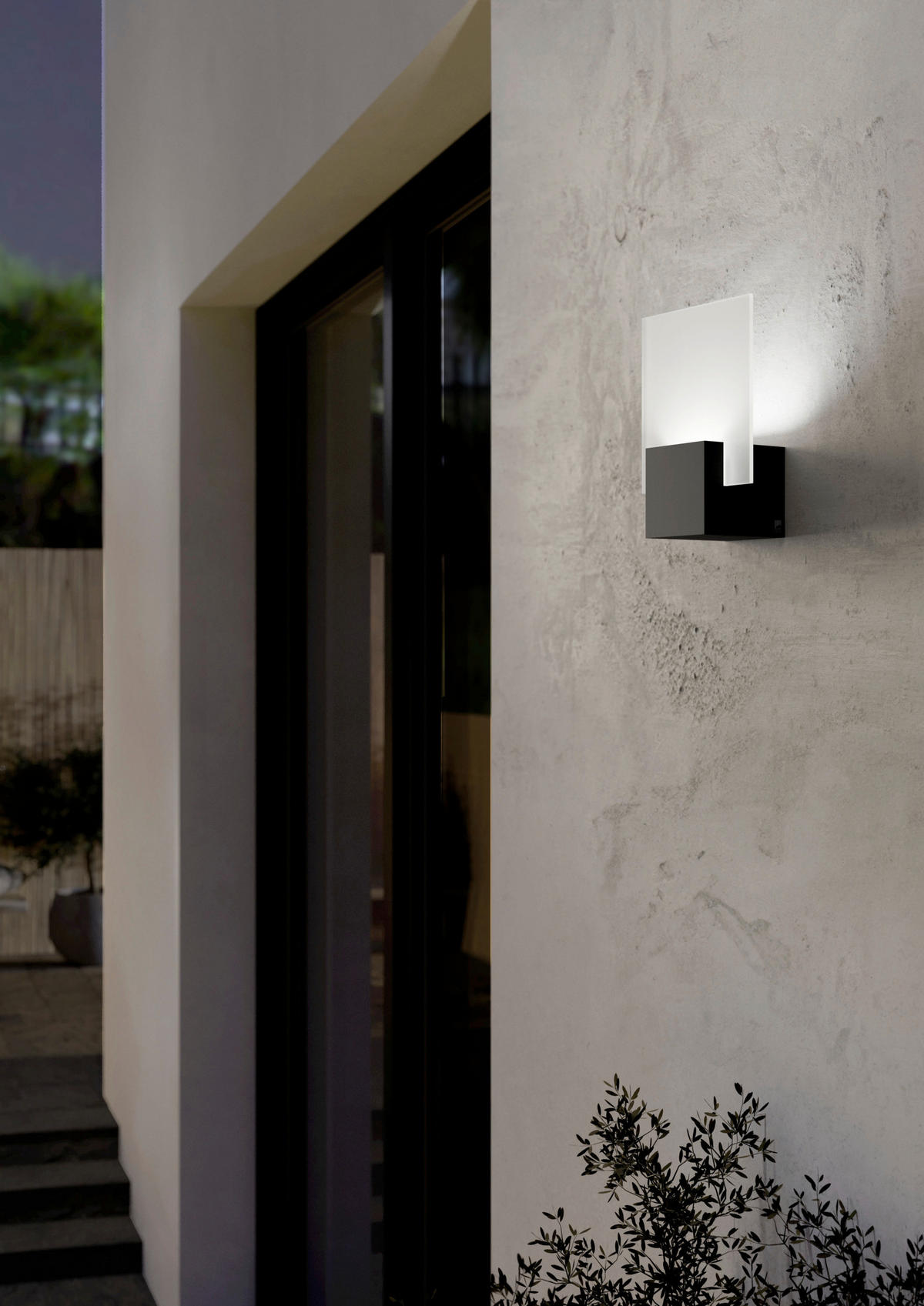 AUßENWANDLEUCHTE 20/8/28 cm   - Schwarz/Weiß, Design, Glas/Metall (20/8/28cm)