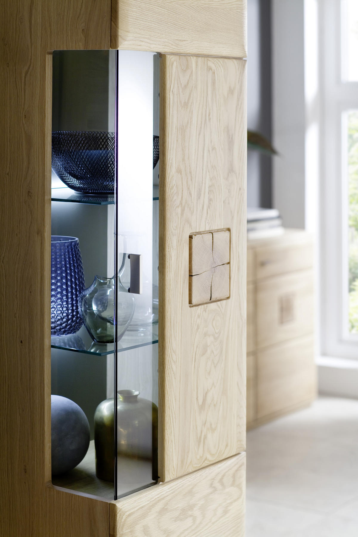 VITRINE in massiv Eiche Eichefarben  - Edelstahlfarben/Eichefarben, Design, Glas/Holz (60/208/38cm) - Livetastic