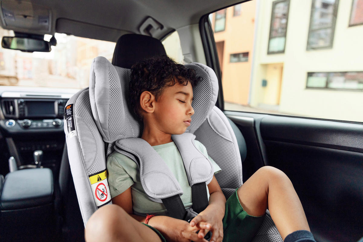 AUTO-SEDIŠTE ZA DECU  IZI TURN M I-SIZE  - antracit, Osnovno, tekstil/plastika (15,5kg) - Besafe
