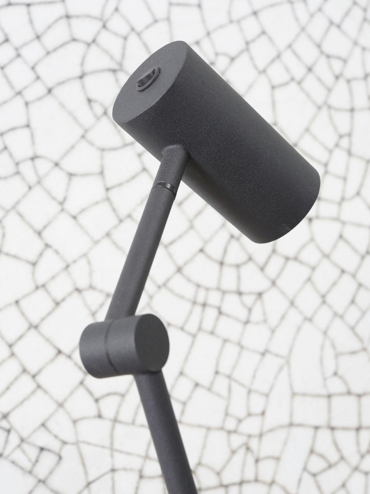 STOJACÍ LAMPA, 134 cm - černá, Basics, kov (134cm) - It's about Romi