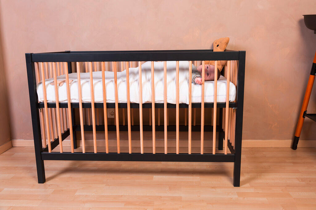 GITTERBETT 2023    - Schwarz/Baltimorefarben, Basics, Holz (122/74/120cm) - Childhome