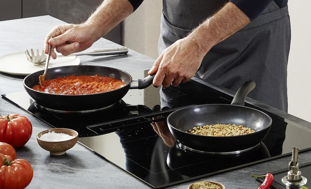 PFANNENSET Essential recyceltes Aluminium 2-teilig  - Schwarz, Basics, Metall (24/28cm) - Fissler