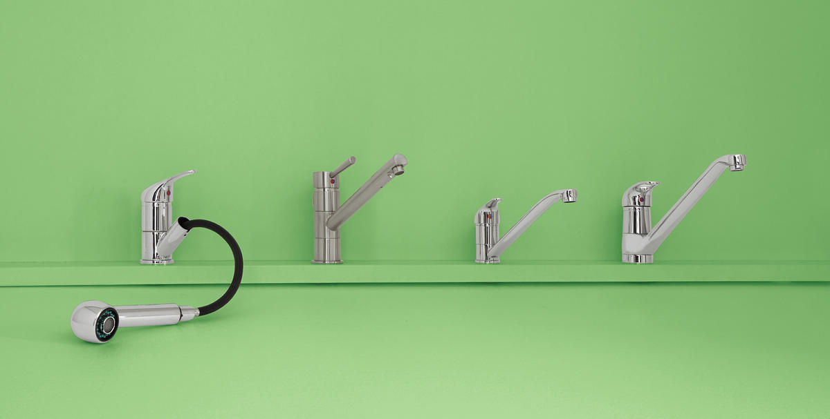 KUHINJSKA ARMATURA - barve kroma, kovina/umetna masa (4,5/14,5/24,5cm)