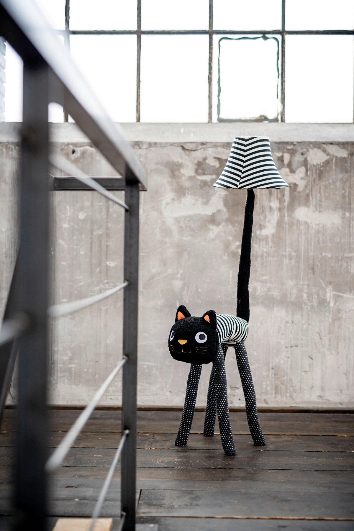 LED-STEHLEUCHTE Luna die Katze 32/62/126 cm   - Schwarz/Weiß, LIFESTYLE, Textil/Metall (32/62/126cm) - Happy Lamps