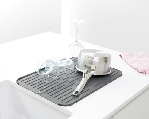 ODKVAPKÁVACIA PODLOŽKA - tmavosivá, Design, plast (32,5/43,8/0,9cm) - Brabantia