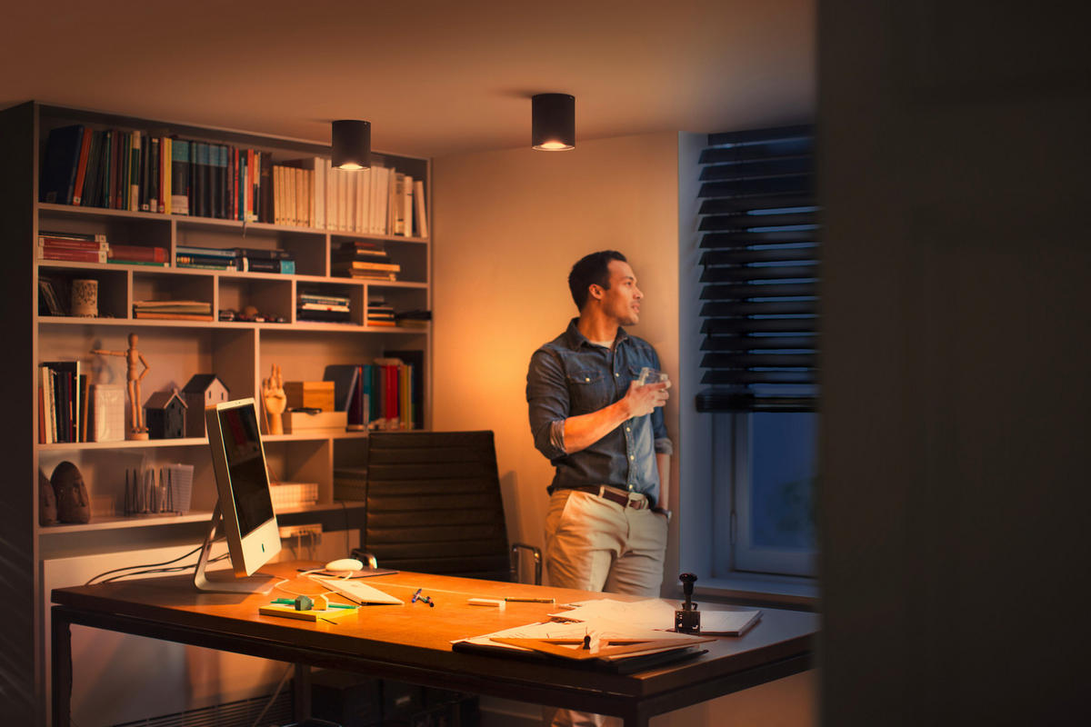 LED-STRAHLER Pillar 10,3/12/10,3 cm  - Schwarz, Design, Metall (10,3/12/10,3cm) - Philips HUE