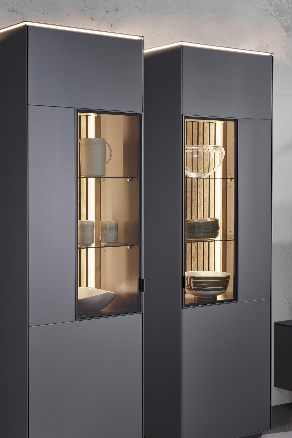 VITRINE RIANI in Eiche Anthrazit  - Anthrazit/Schwarz, Design, Glas/Holz (60,8/198,6/40cm) - Dieter Knoll
