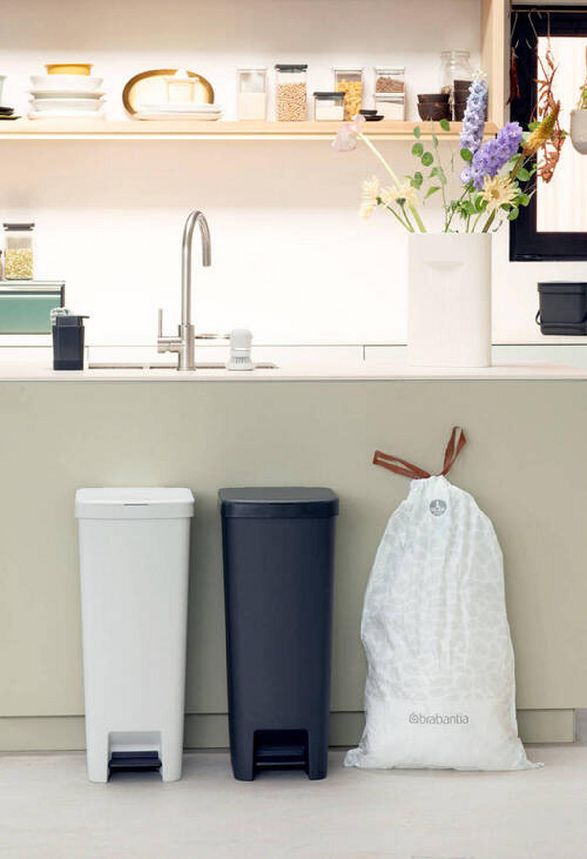 ODPADKOVÝ KOŠ  40 l - tmavě šedá, Basics, plast (28/66.6/35.2cm) - Brabantia