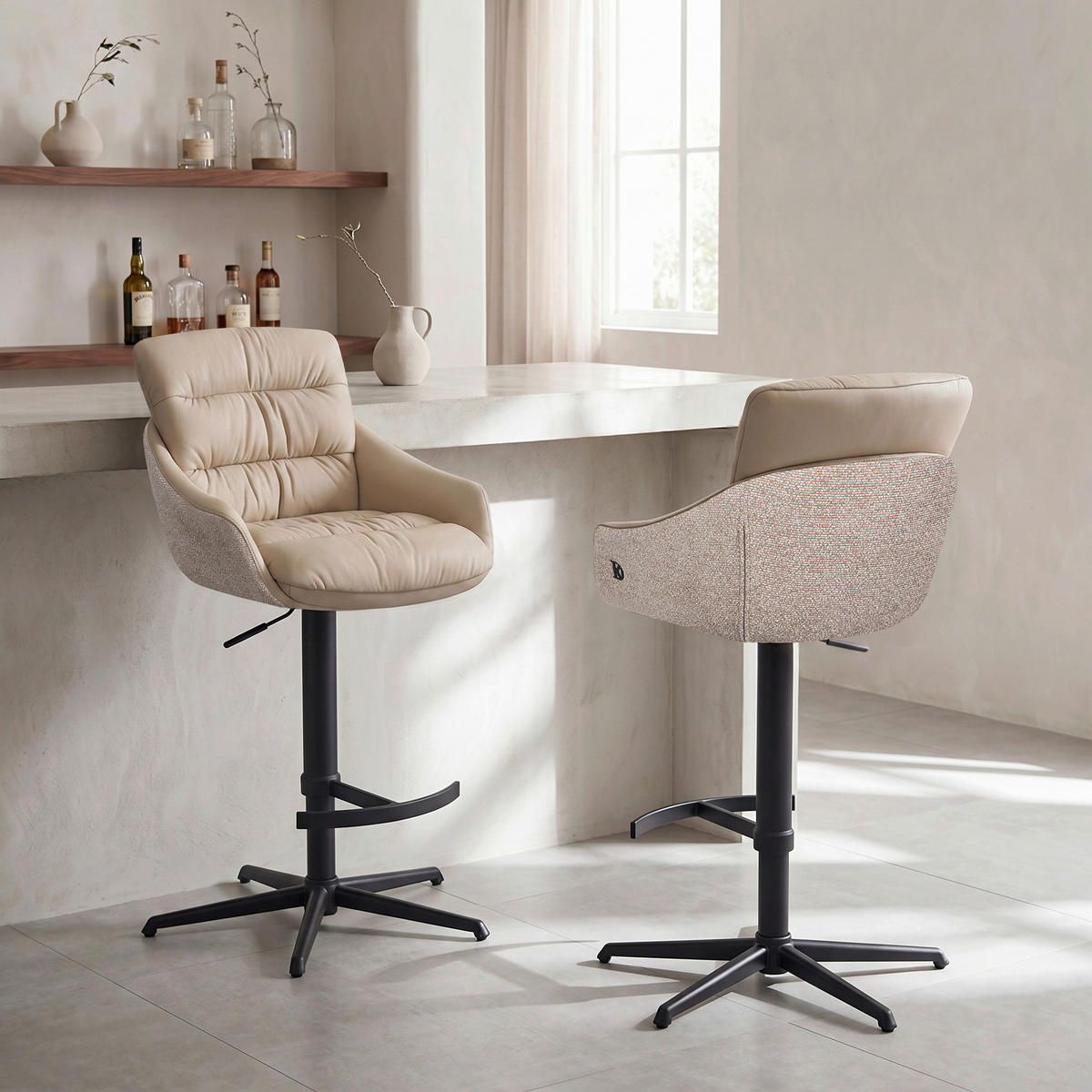 BARHOCKER Webstoff Echtleder Beige Stahl Sitzfläche 360° drehbar, inklusive Armlehnen, automatische Rückholfunktion  - Beige, Design, Leder/Textil (58/103/120/61cm) - Dieter Knoll