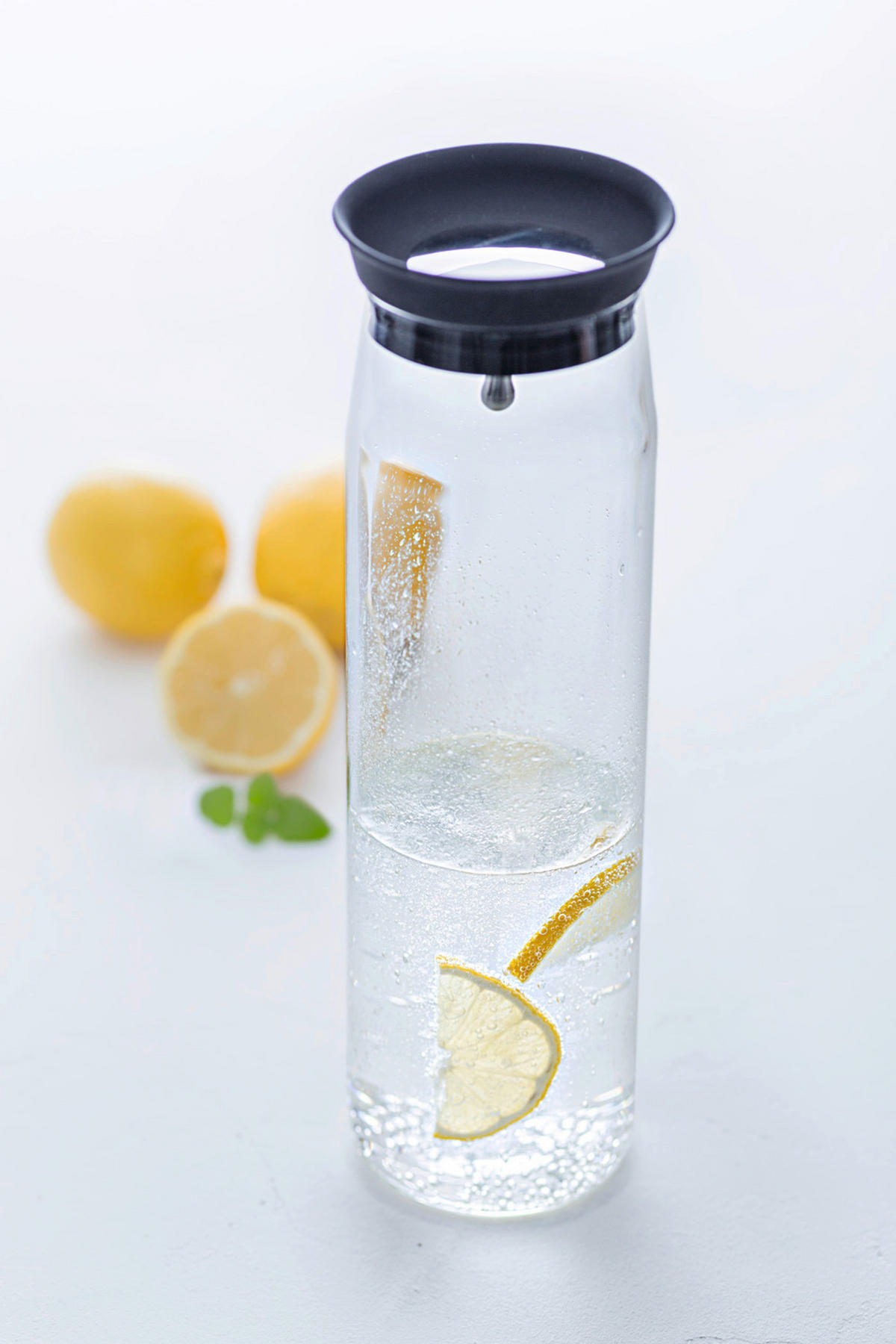 KARAFA NA VODU  1,1 l  - černá/průhledné, Basics, kov/plast (19,50/31,00/27,50cm) - Leonardo